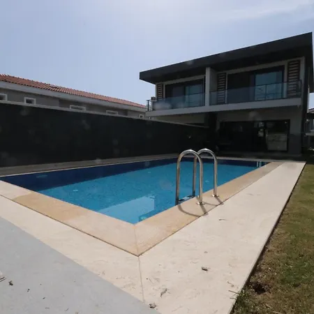 Luxurious, Modern With Private Pool In Holiday home *