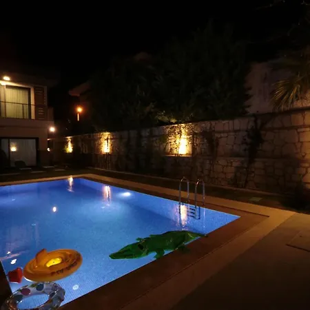 Luxurious, Modern With Private Pool In * Cesme